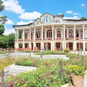 کافه‌رستوران عمارت شاپوری؛ طعم اصیل در قلب تاریخ شیراز