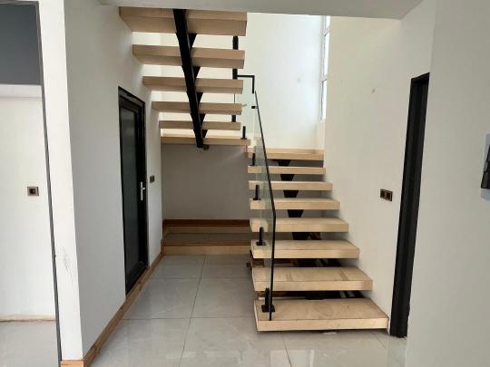 نصب اسکلت فلزی وآسانسور